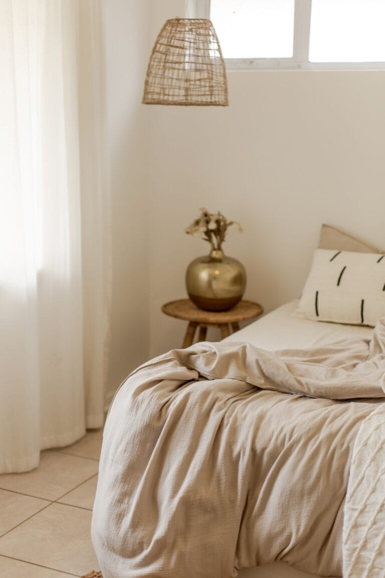The Ultimate Guide to Ceiling Lights in Japandi Bedroom Design